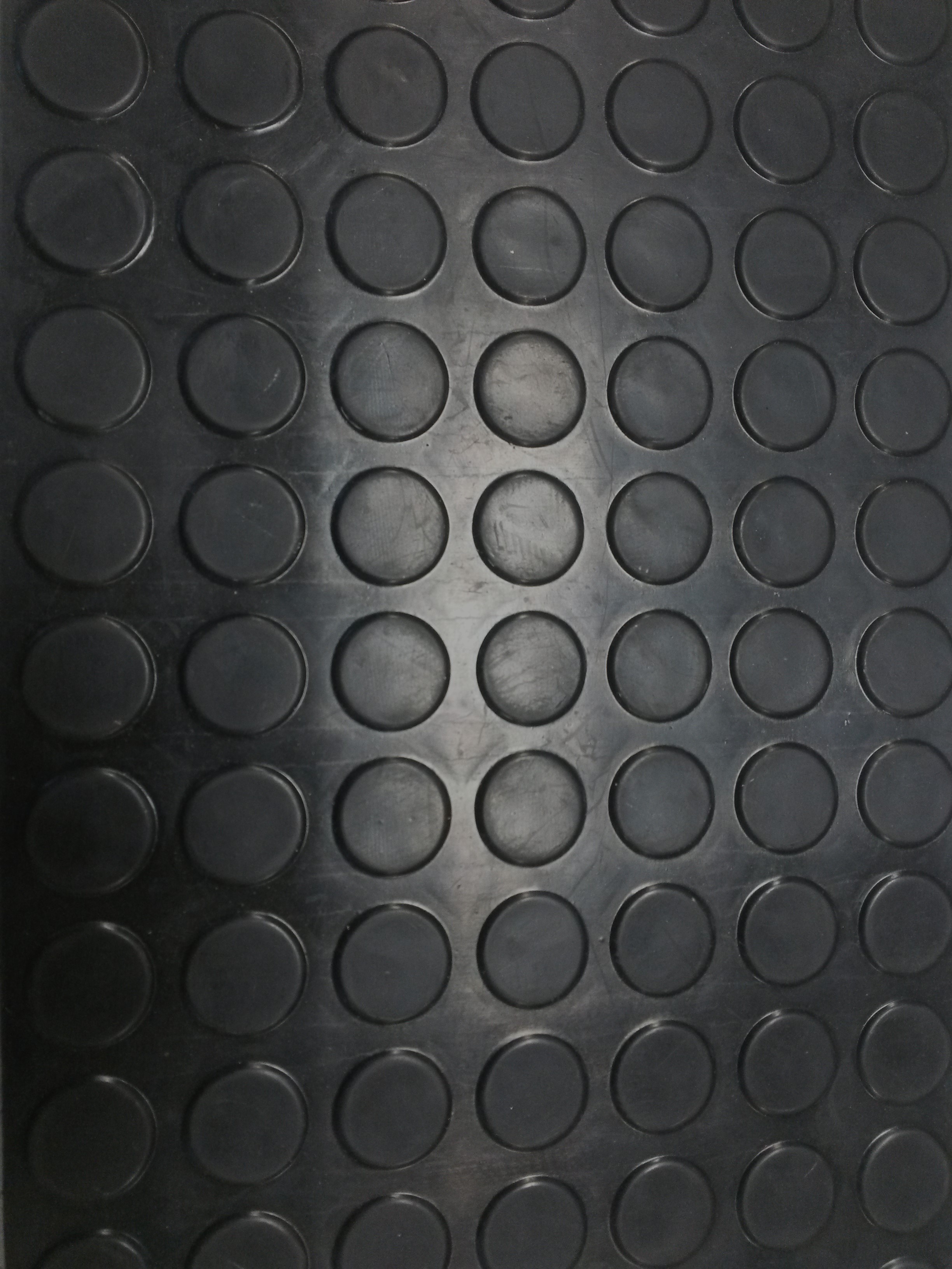 Tappeto gomma a bolli colore NERO (1,2 x 10 m)